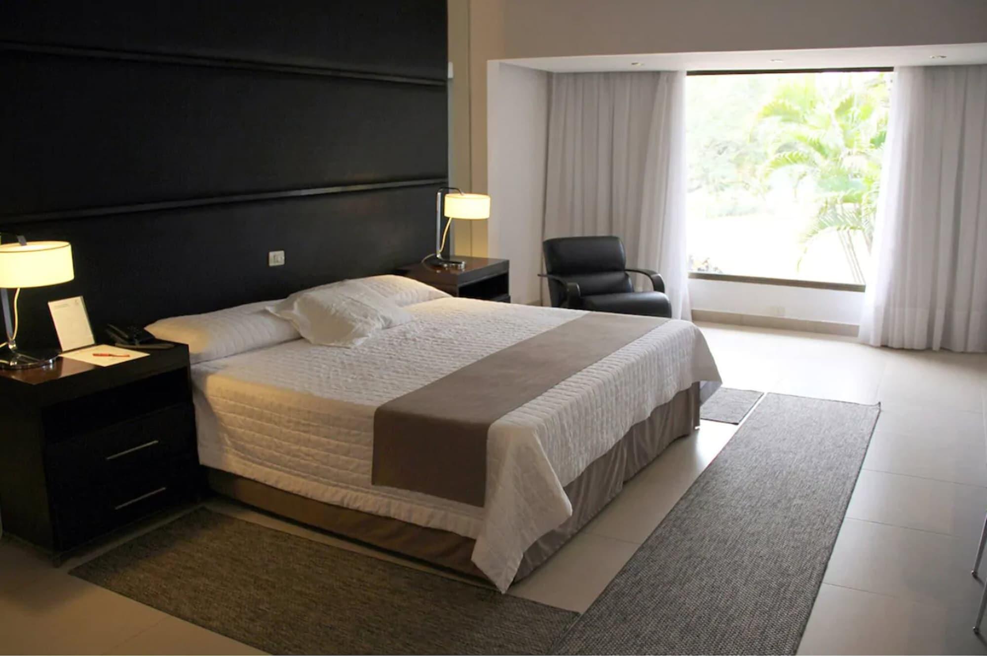 Yacht & Golf Club Paraguayo, A Tribute Portfolio Resort Lambare Екстериор снимка