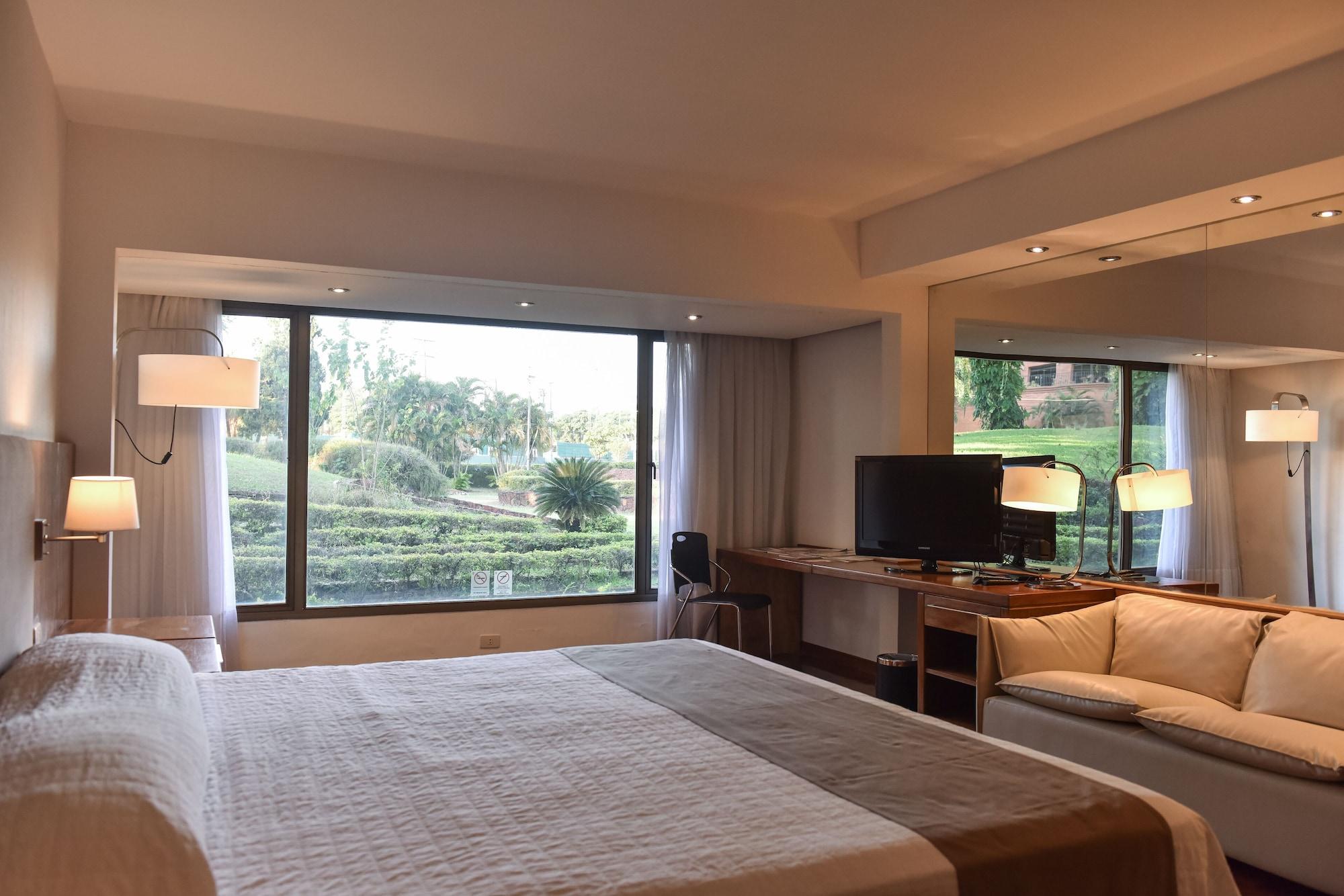 Yacht & Golf Club Paraguayo, A Tribute Portfolio Resort Lambare Екстериор снимка