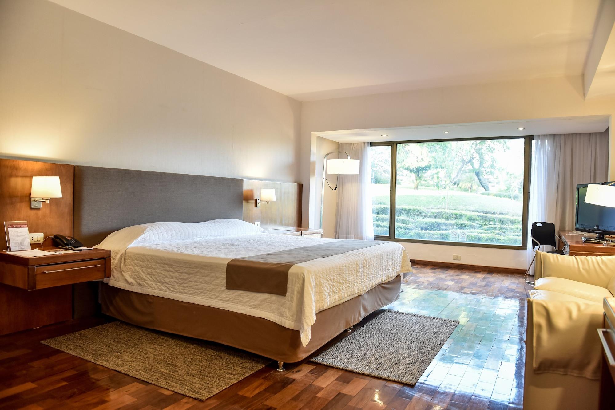 Yacht & Golf Club Paraguayo, A Tribute Portfolio Resort Lambare Екстериор снимка